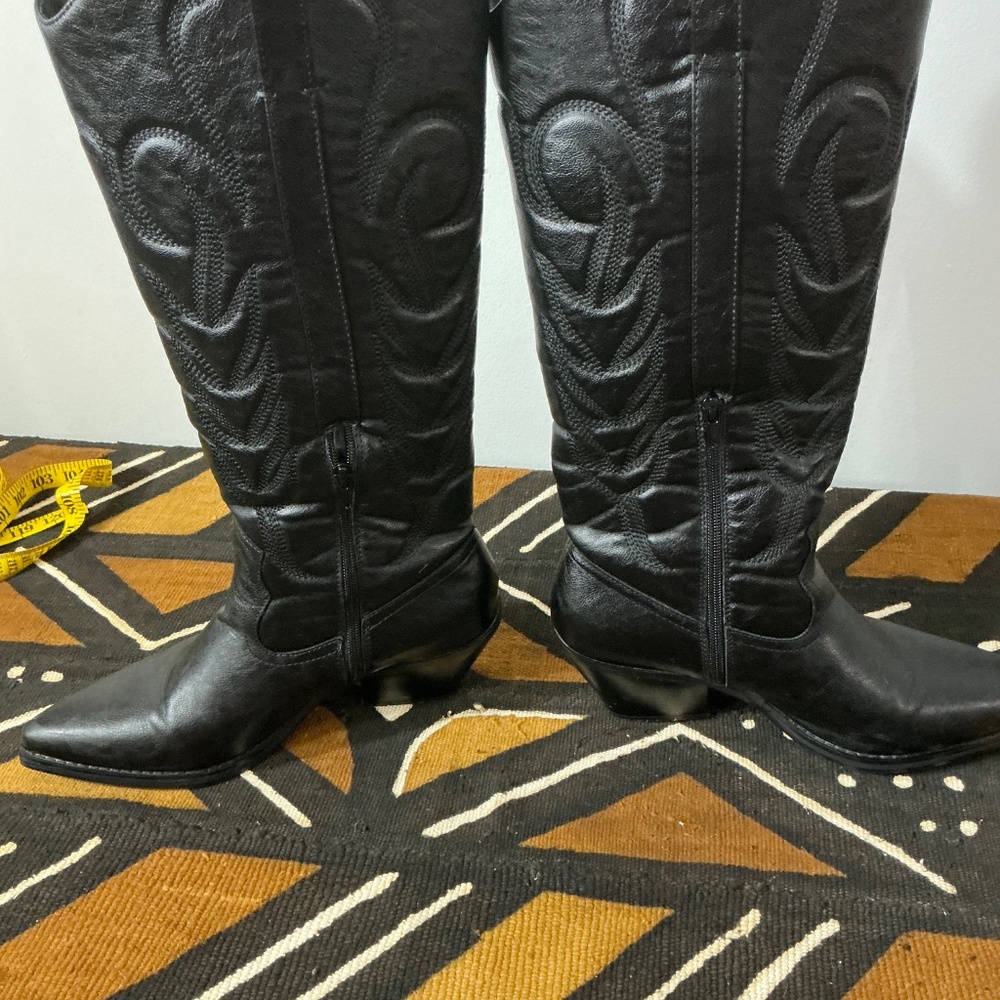 Boots - Picture 6 of 8